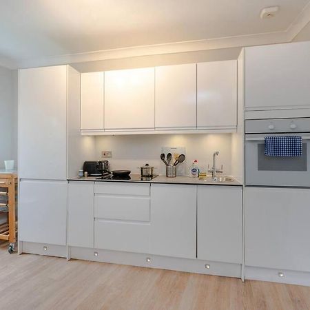 Апартаменты Cosy 2 Bed In Kensington Olympia Лондон Экстерьер фото