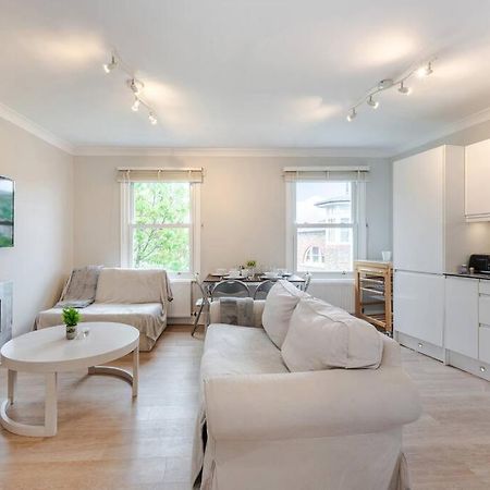Апартаменты Cosy 2 Bed In Kensington Olympia Лондон Экстерьер фото