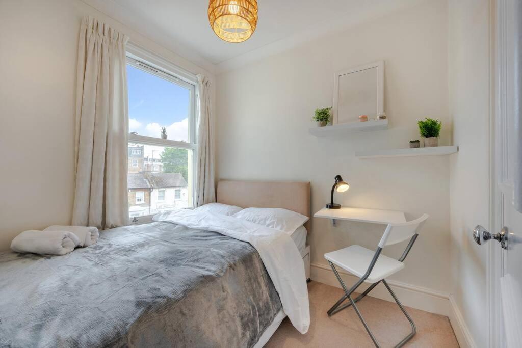 Апартаменты Cosy 2 Bed In Kensington Olympia Лондон Экстерьер фото